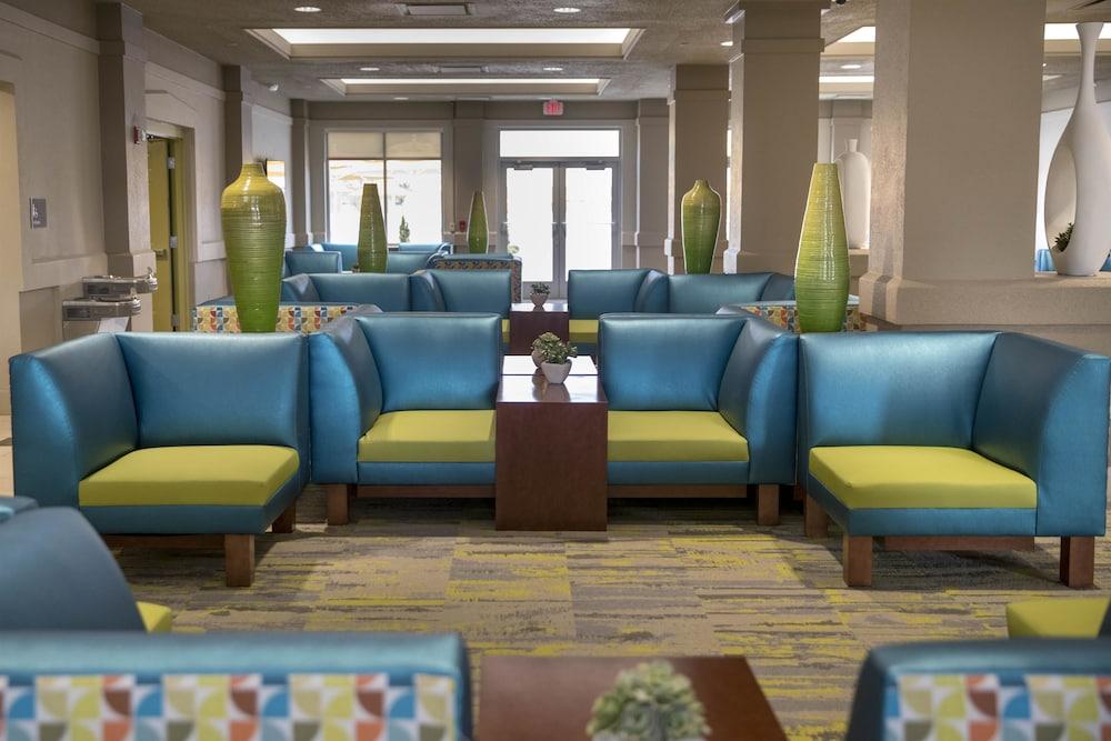 Cedar Point's Express Hotel Lobby