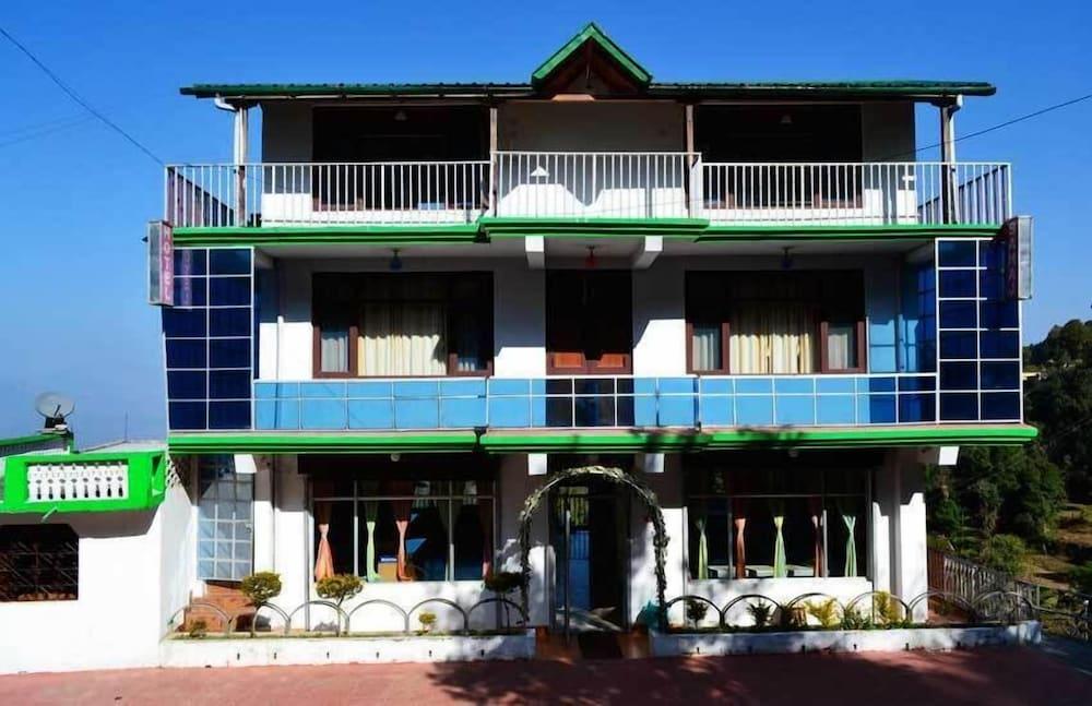 Sahaj Hotel
