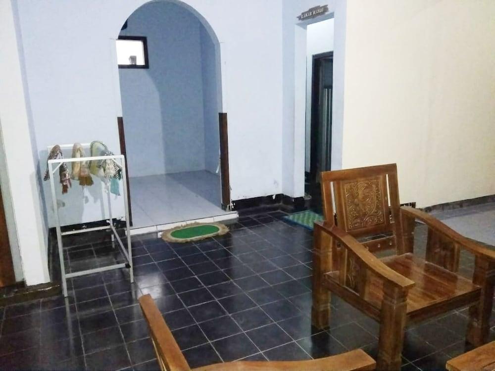 بوندوك ويساتا جاتي ديري جاتيجاجار سياريا داخلي