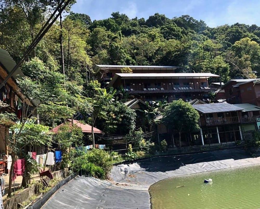 Tapear Resort Exterior