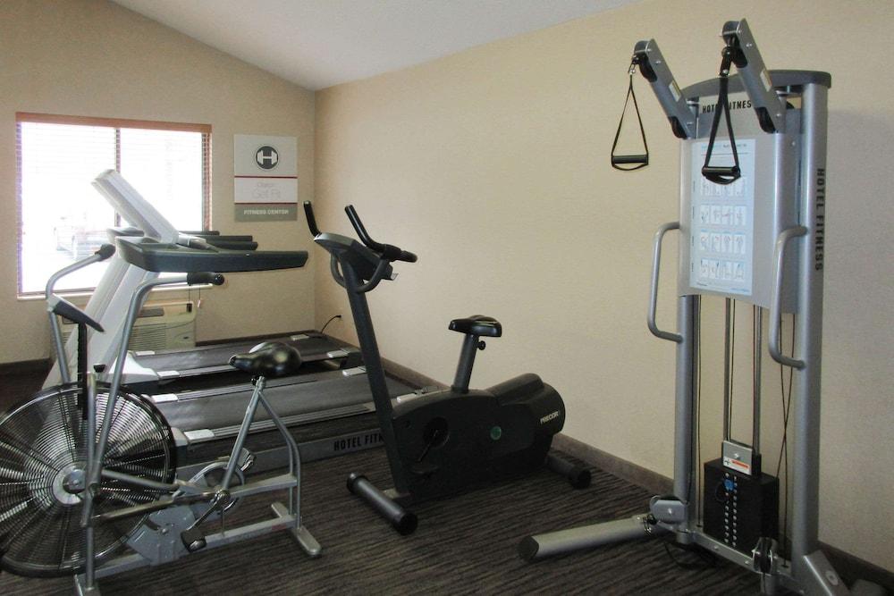 Clarion Inn & Suites - University Area Fitness Facility