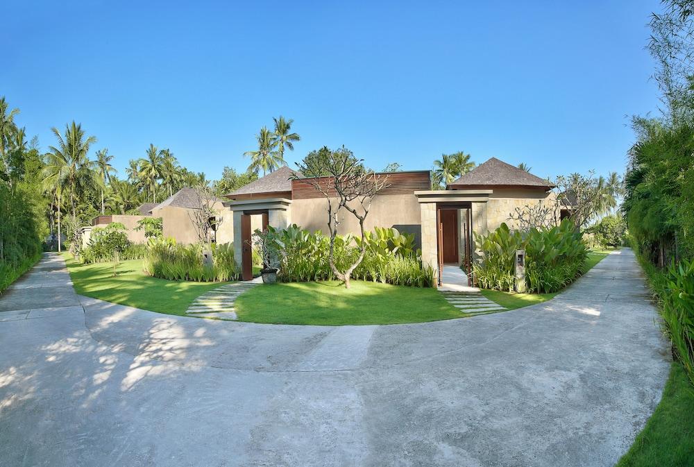 Candi Beach Resort and Spa Exterior