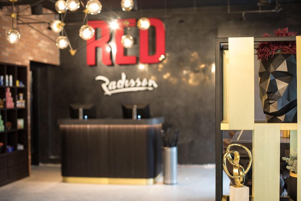 Radisson RED London Greenwich The O2 Reception