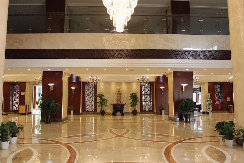 تشينجداو تيانرنجنوانج هوتل