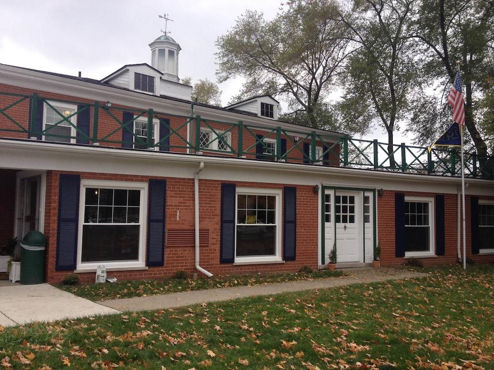 The University Inn Ann Arbor Exterior