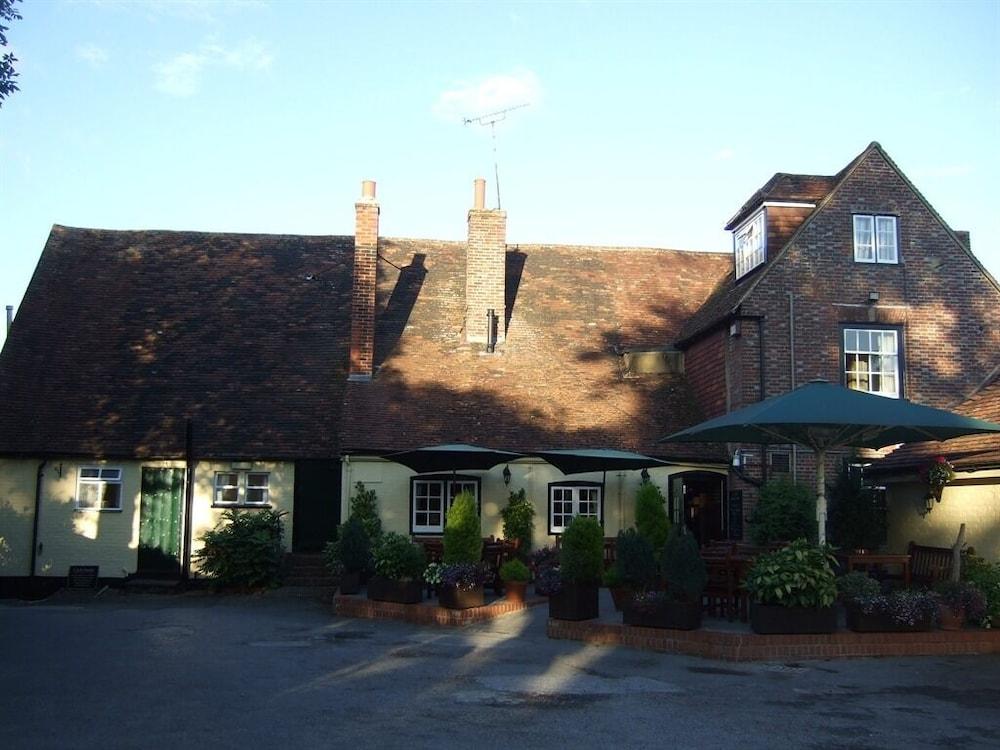 Ye Olde George Inn - Badger Pubs Exterior