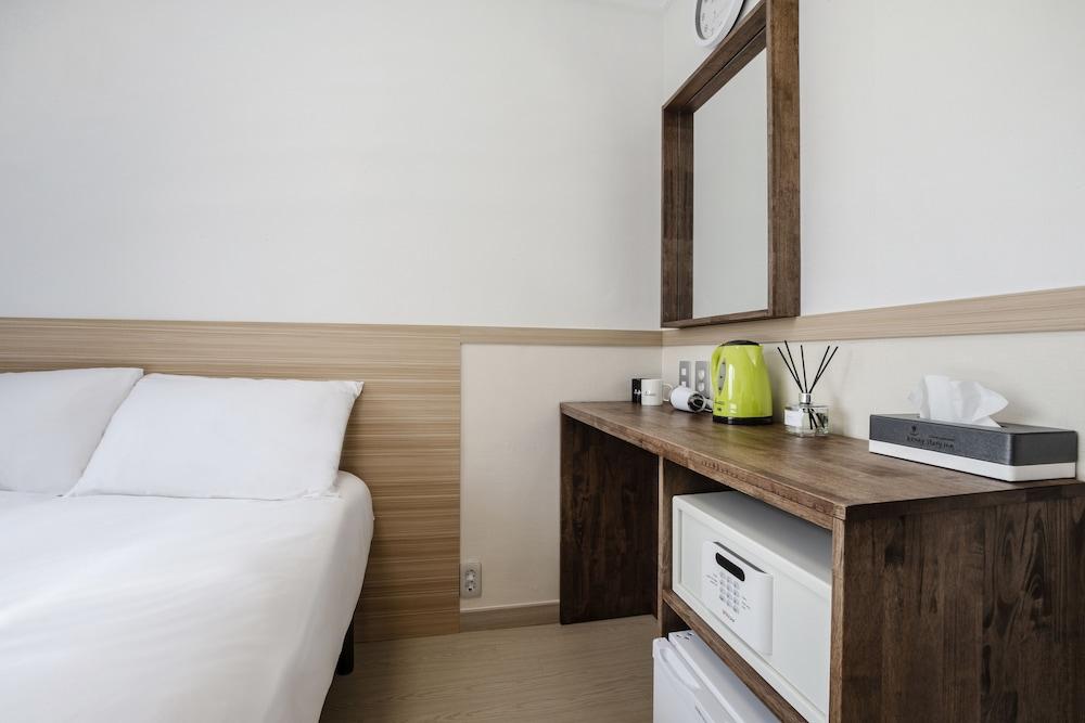 Five Hotel Jongno Room