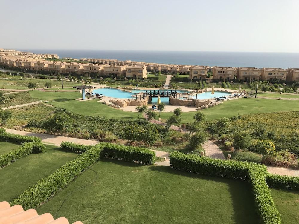 شاليه فاخر - تلال، العين السخنة