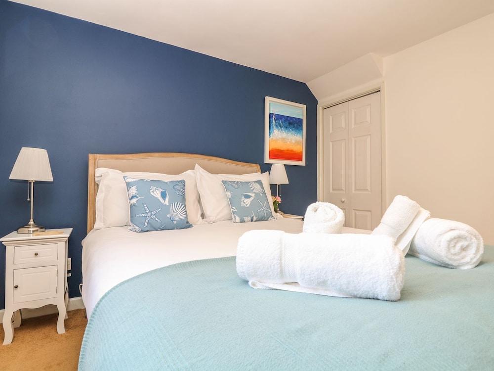 Miner's Rest Guestroom