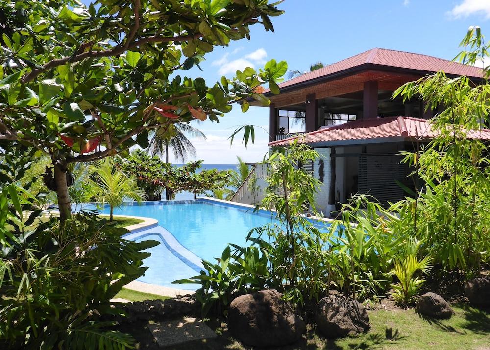 Island View Beachfront Resort Property Grounds