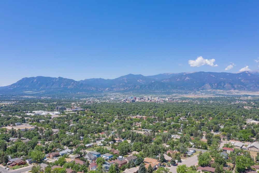 4 Bedroom Mountain View with Firepit & Ping Pong Aerial View