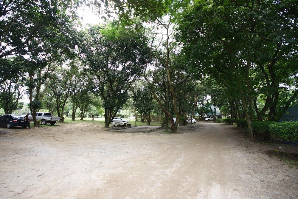 Saksupha Resort Property Grounds
