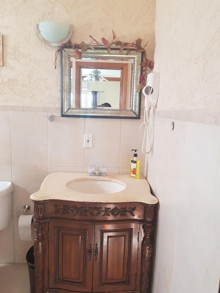 ذا ألتيميت توريزم كوندو حمام