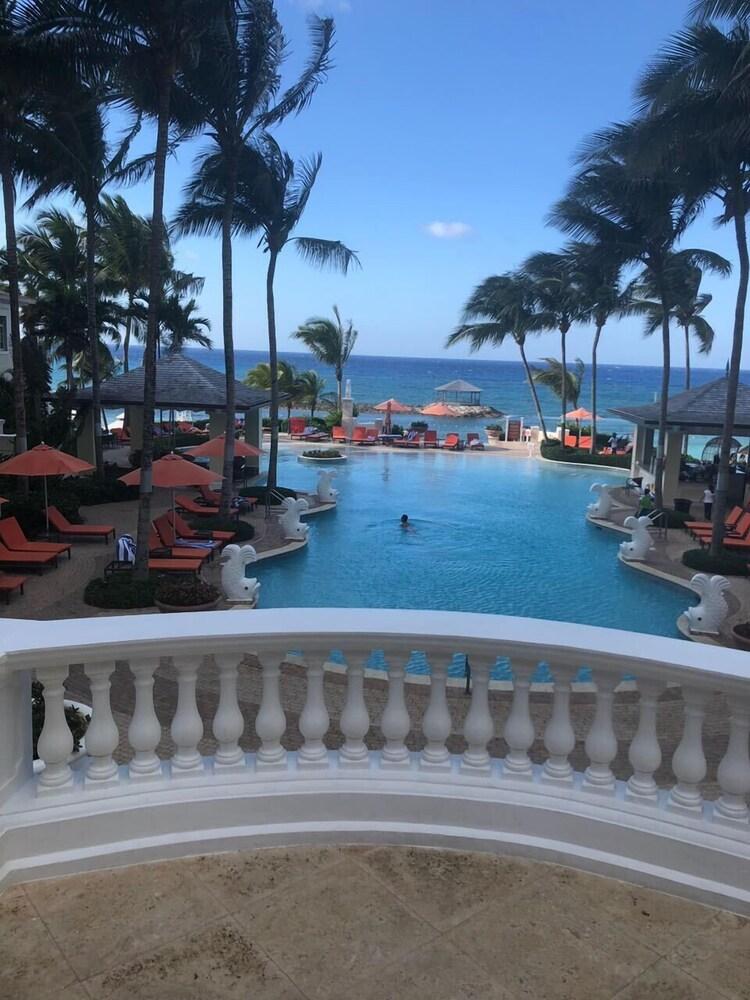 بالميرا لوكشري بيتش كوندو