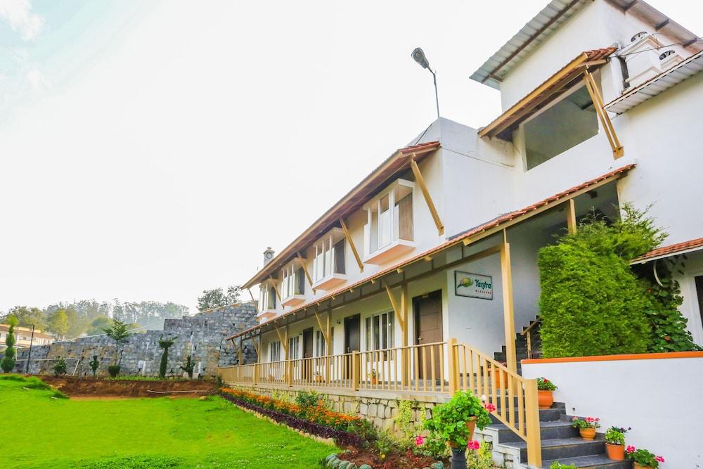 Treebo Yantra Leisures Hotel Front