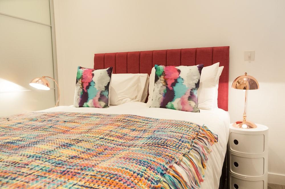 Clarendon Rathbone Place Guestroom