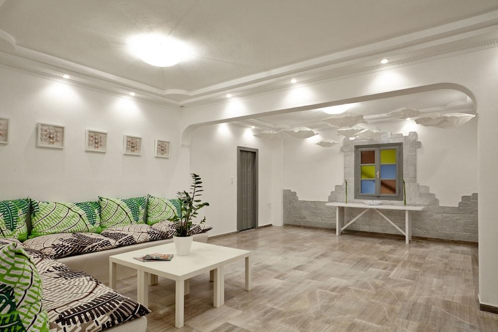 Fenix Collection Lobby Sitting Area