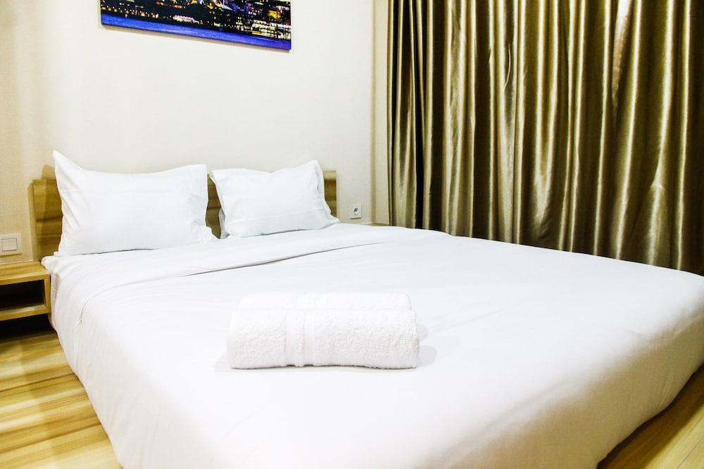 Modern Style The Oasis Studio Apartment with Comfortable Sofa Room