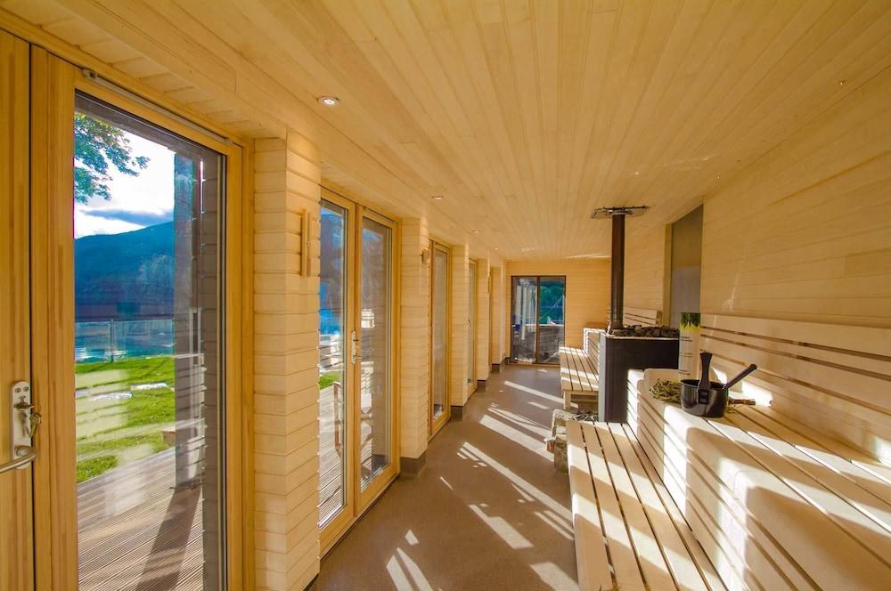 #1 Lawers view - PF, HT Interior