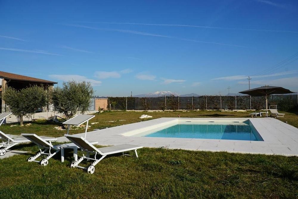Il Rustico Outdoor Pool