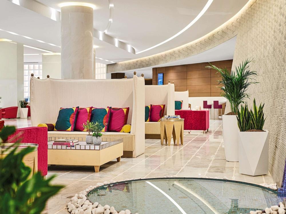 Pullman Doha West Bay Exterior