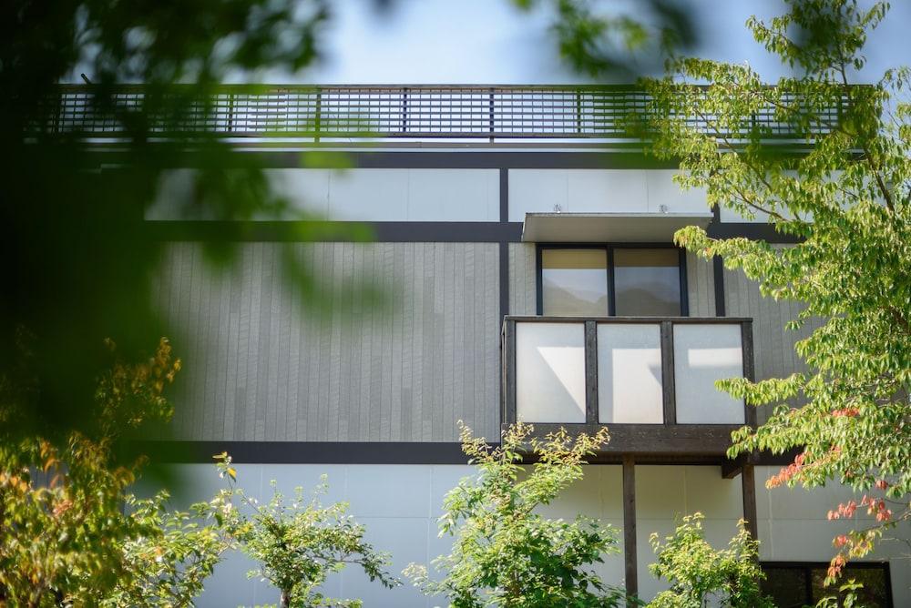 Mokuren Exterior