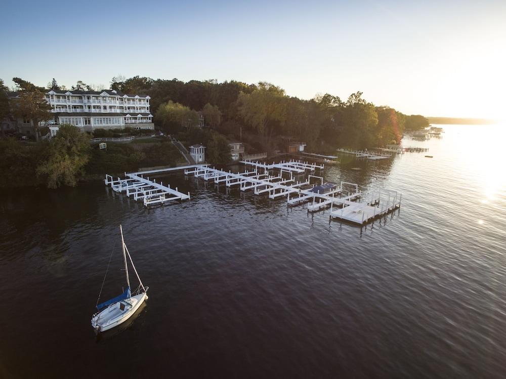 ذا جينيفا إن