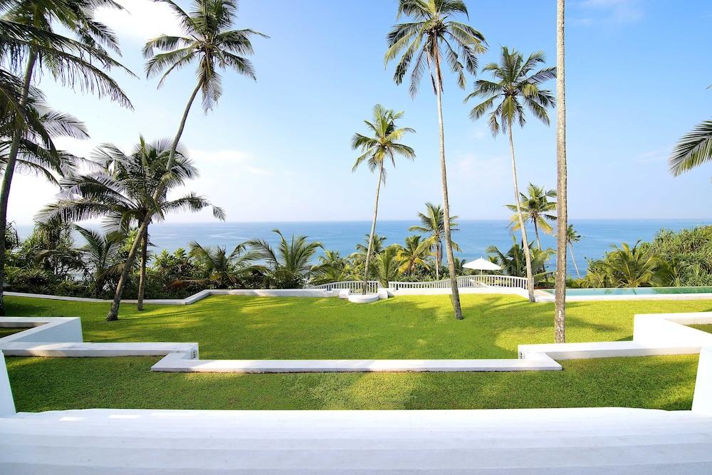 Pointe Sud Property Grounds