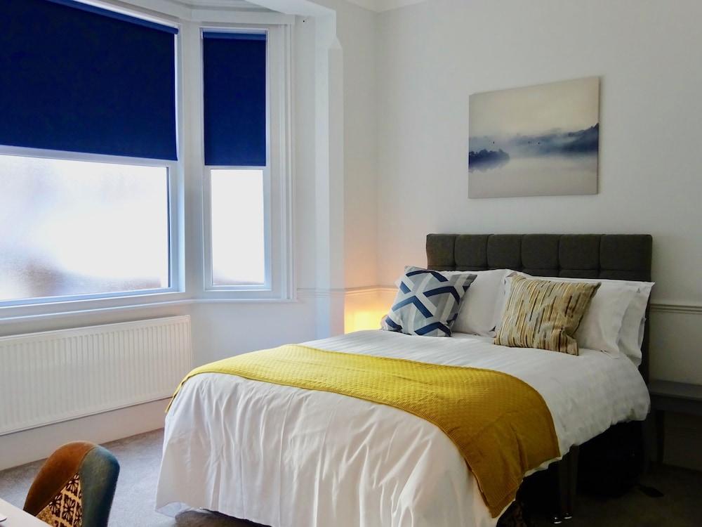 Reading Serviced Rooms Room