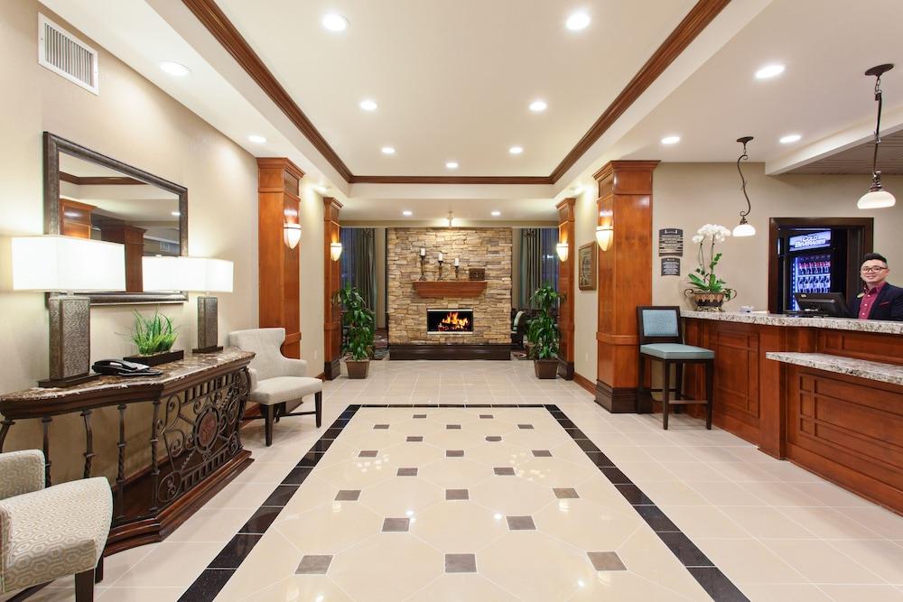 ستاي بريدج سويتس ليك فوريست باي آيتش جي المنطقة الخارجية