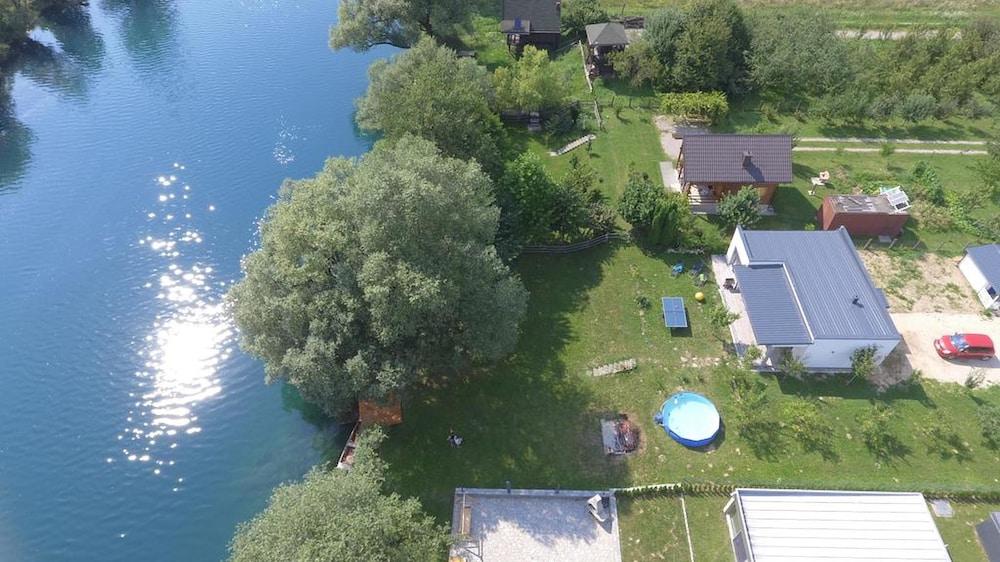 Simply Una Aerial View