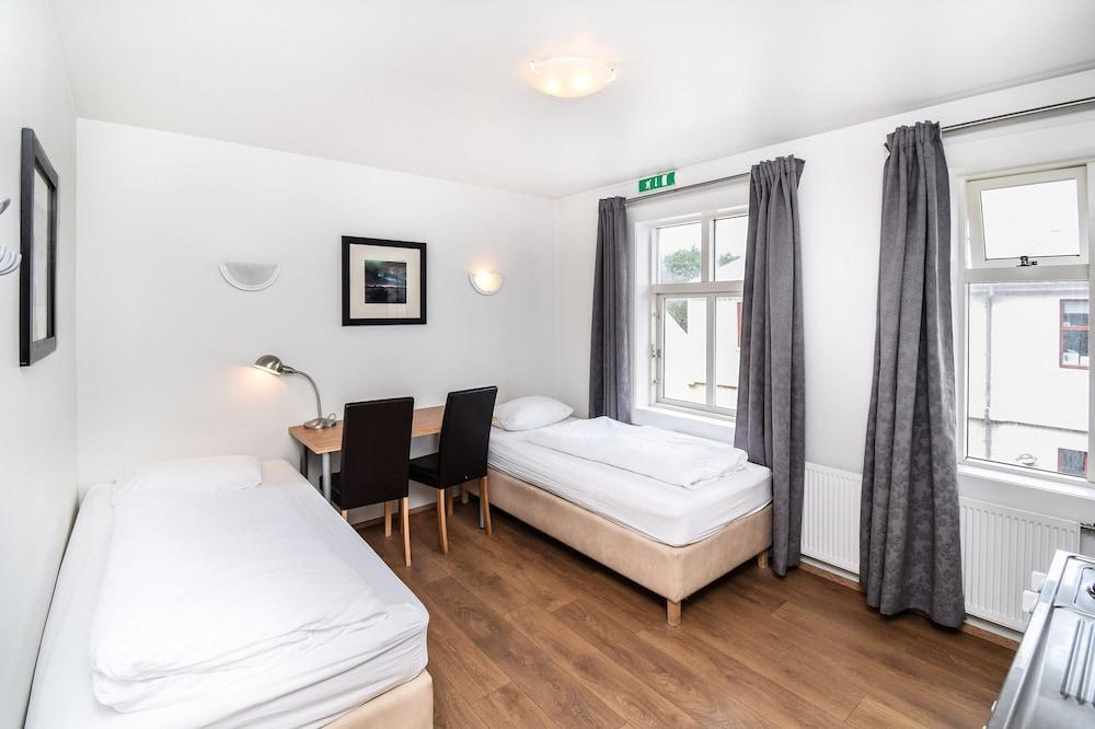 Guesthouse Aurora Room