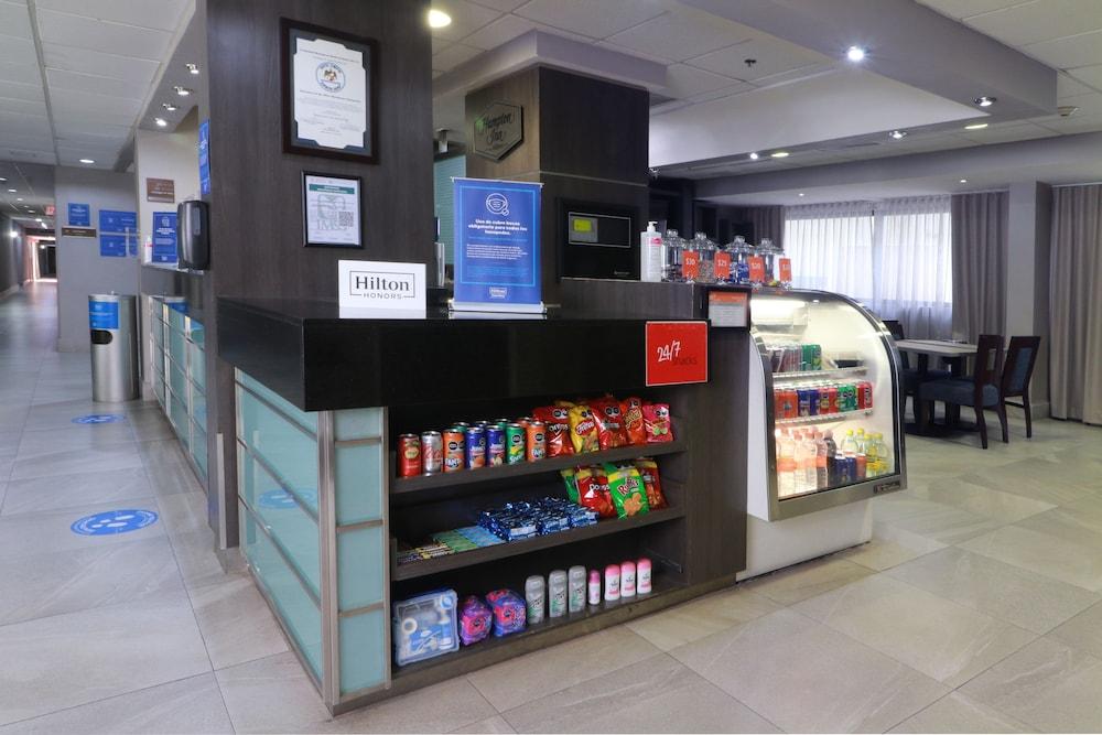 Hampton Inn by Hilton Monterrey-Airport Reception