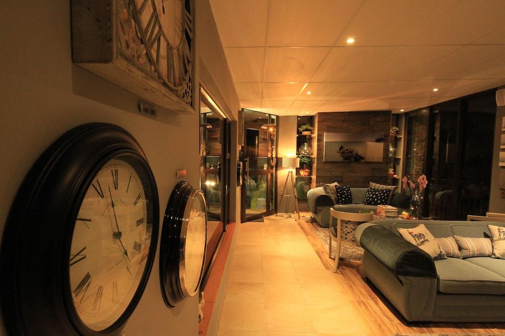 Bay View Somerset West Interior Entrance