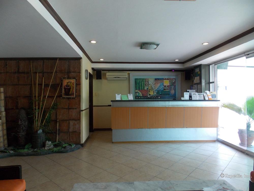 Mo2 Days Inn Reception