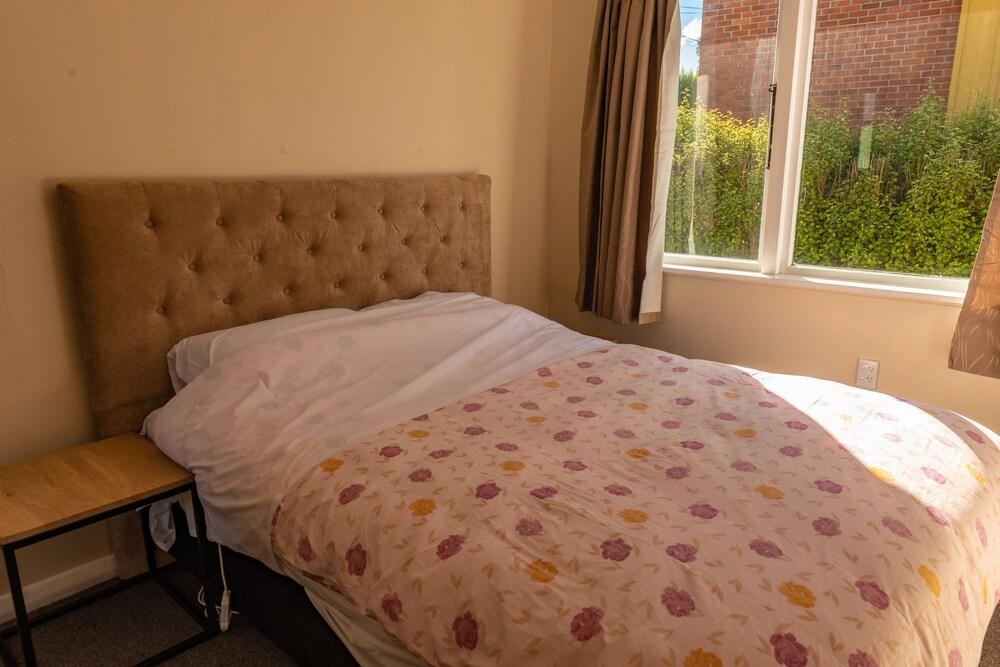 Sunny & Quiet in Blyth with unlimited fibre WIFI Room