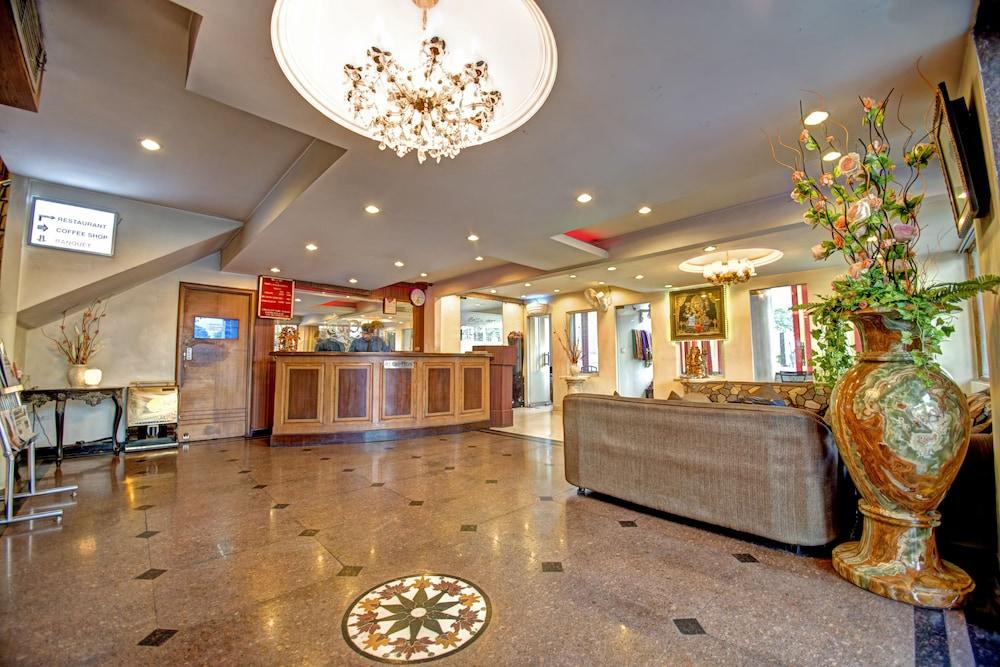 Hotel PR Residency Lobby