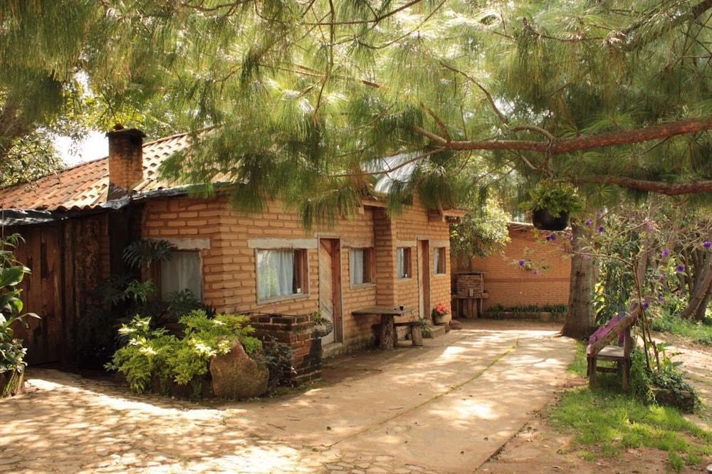 Cabañas Los Adobes Property Grounds