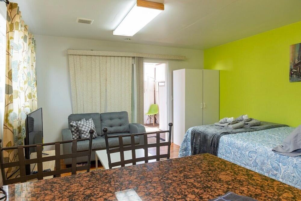 Bright Studio in Concord, Near Bart Room