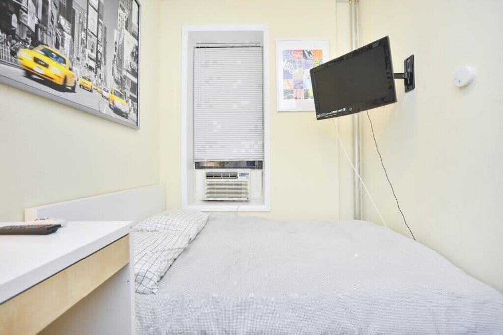 Fancy 2 BR on Upper East Side Room