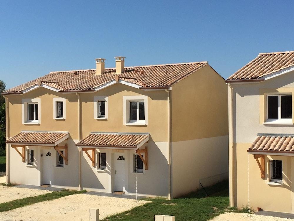 Les Grands Vignobles Exterior