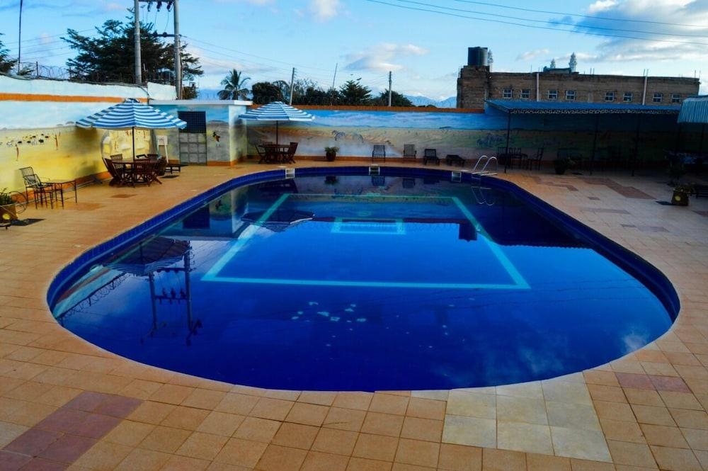Finch & Sons Outdoor Pool