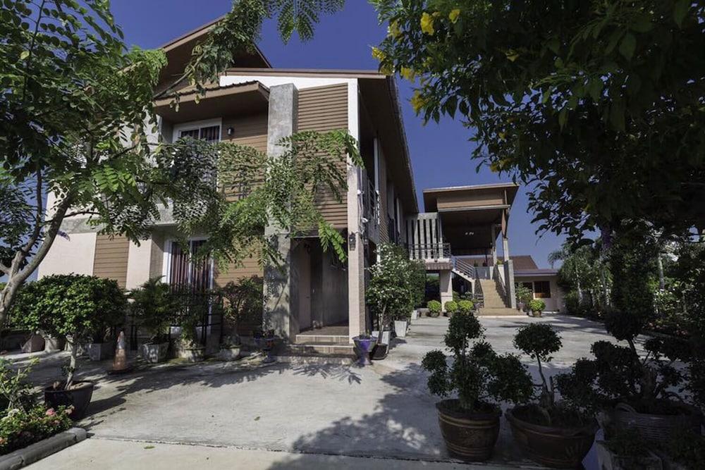 Nava Resort Exterior