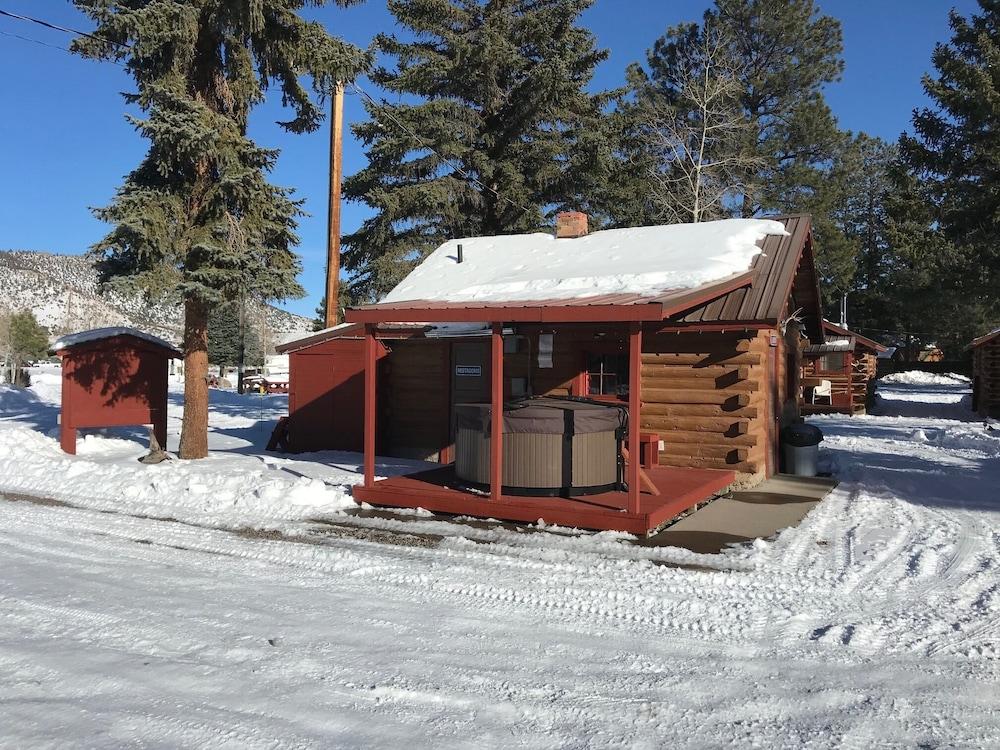 Grandview Cabins & RV Resort Exterior