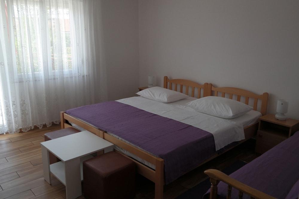Apartment Maša Room
