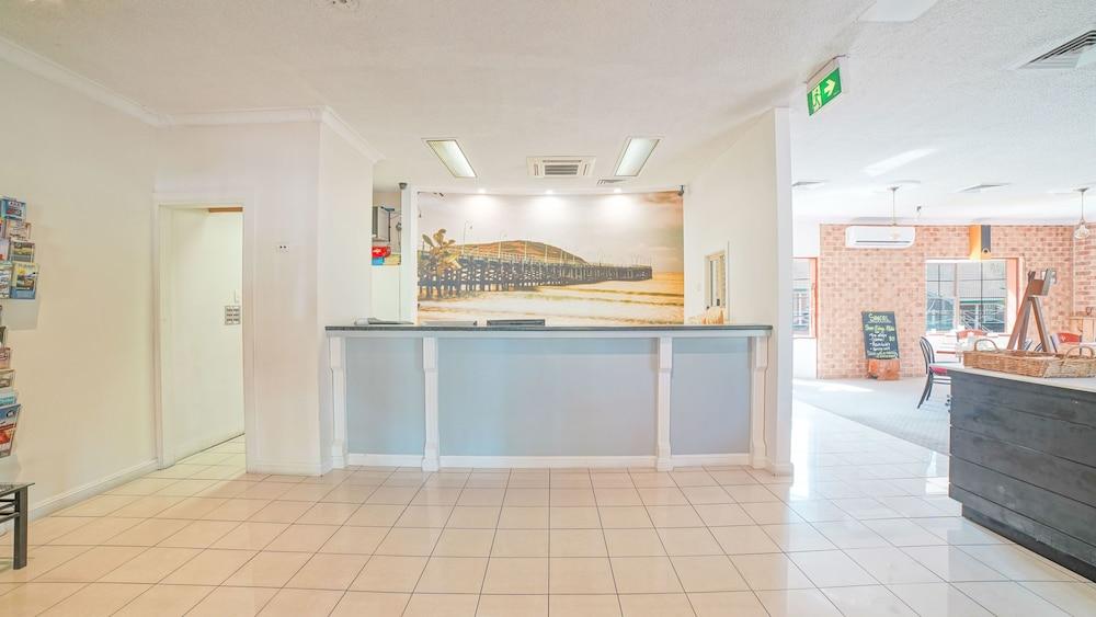 كانتري 2 كوست كوفس هاربور موتور إن منطقة الاستقبال