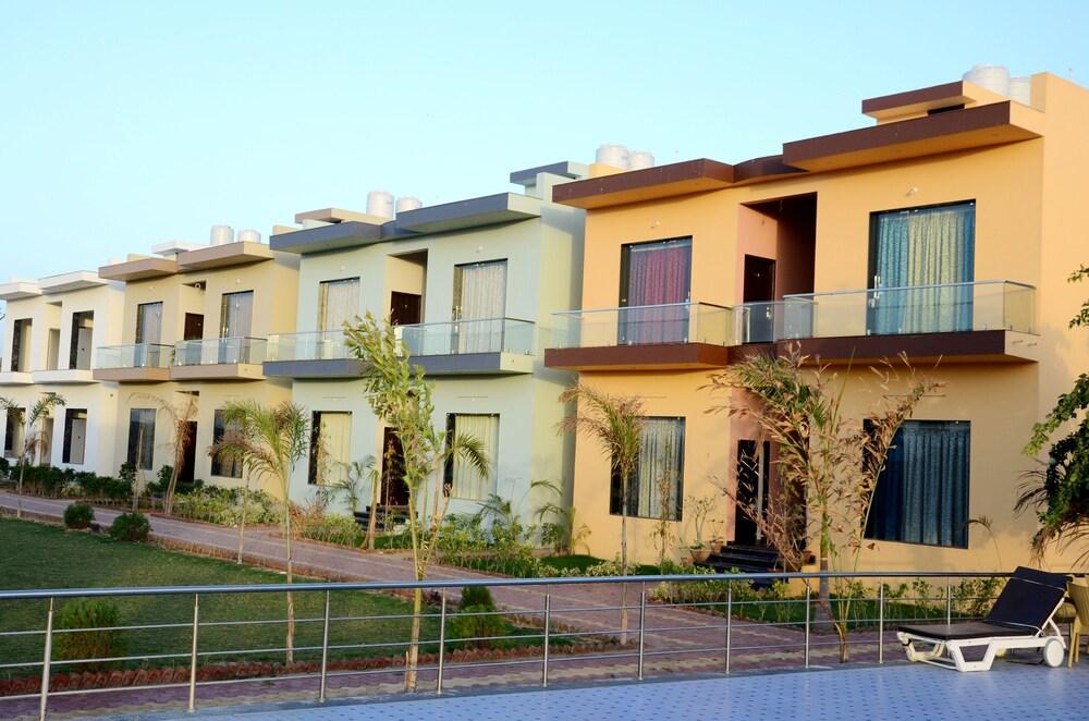 Chitrakoot Garden And Resorts Pushkar Exterior