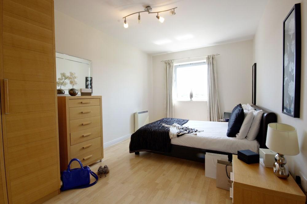 Kelvin Gate Room