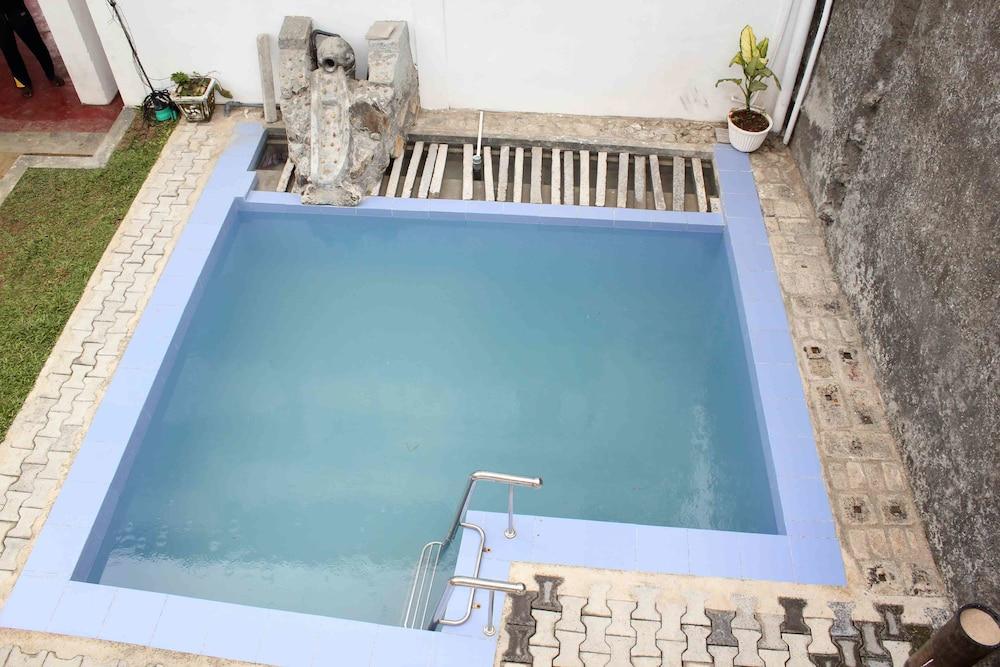 Weligamage Guest and Rest Outdoor Pool