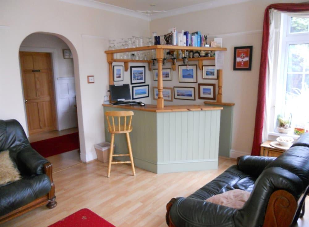 The Elms Guest House Lobby